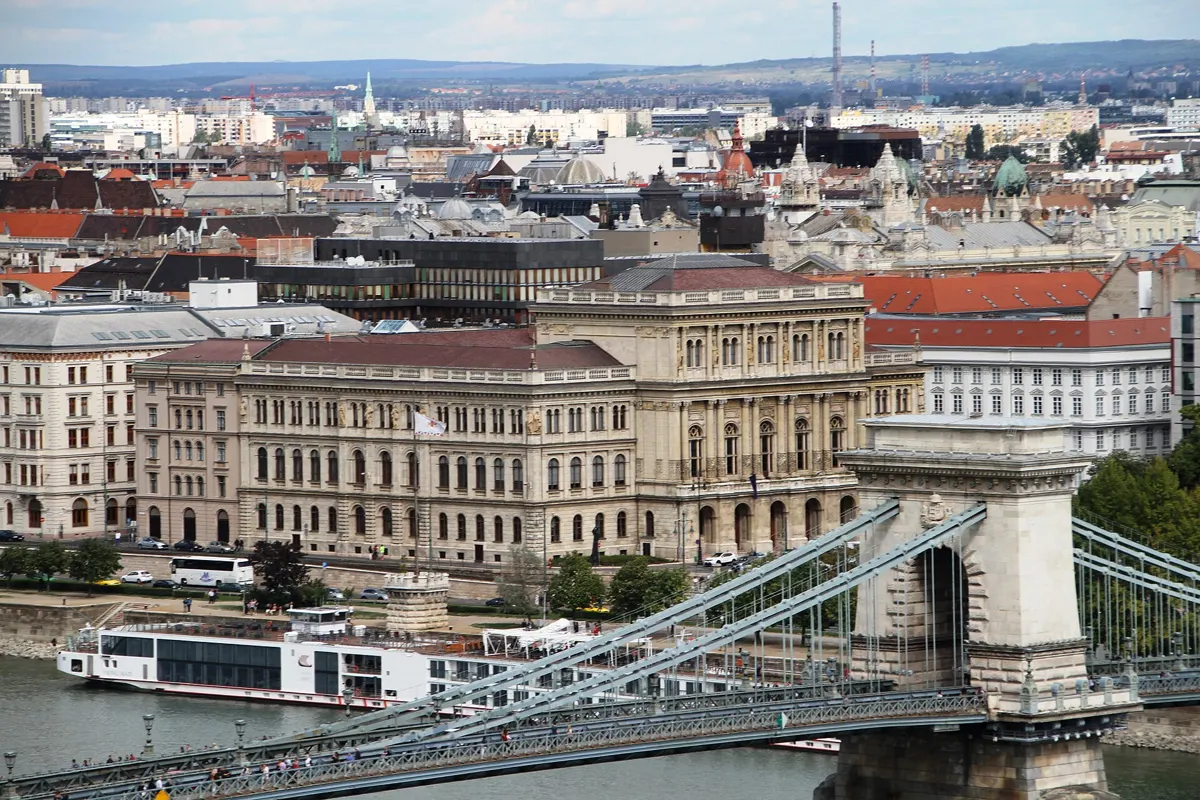 The Hungarian Academy of Sciences by the Chain Bridge, the start of the Budapest Christmas tour with folk music