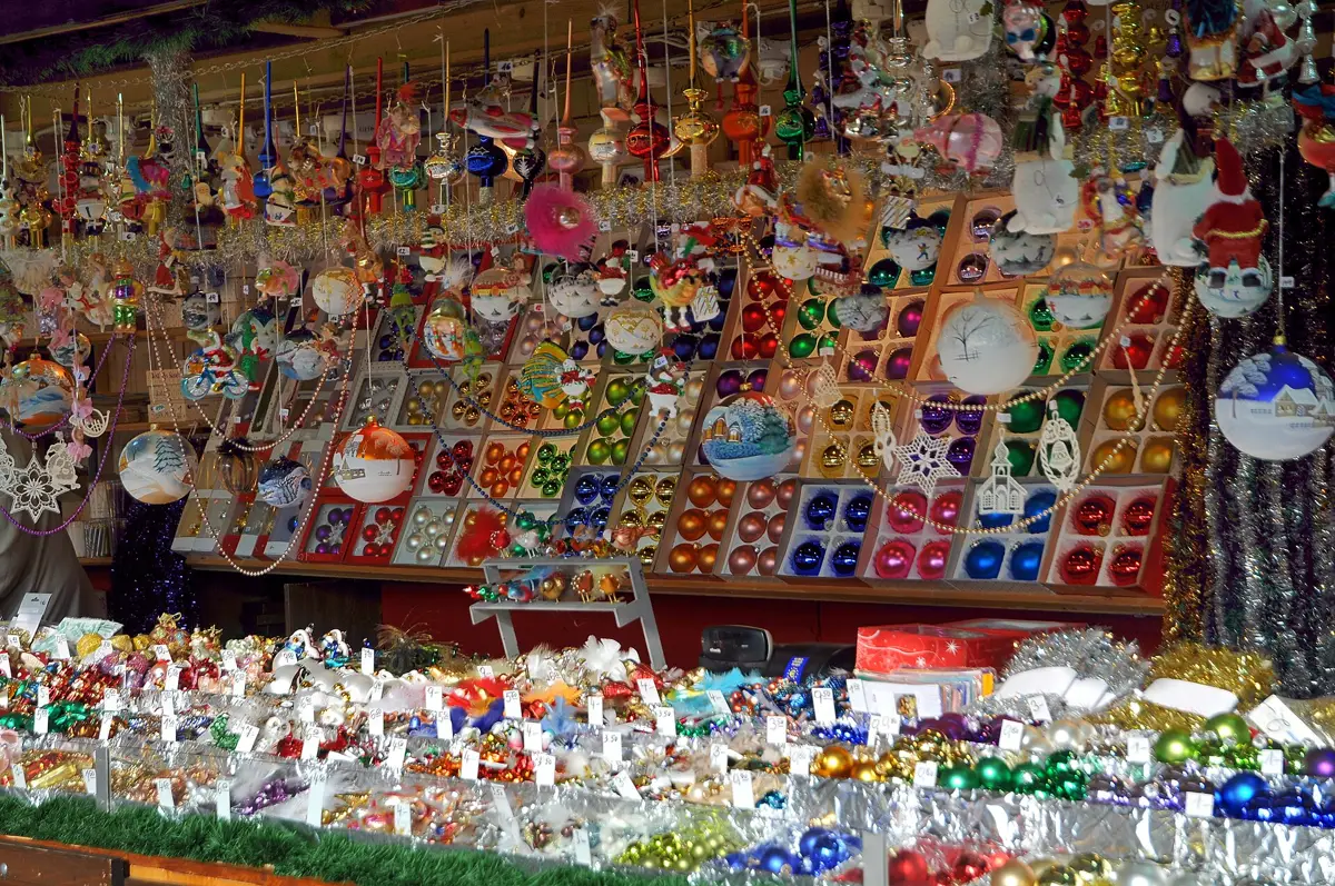 Glass ornaments at a stall of the Rathausplatz market, the main stop of a Vienna Christmas markets day trip from Budapest
